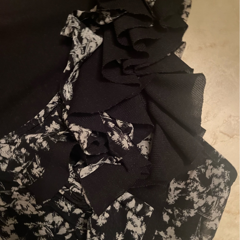 Elle Ruffle Tank - Picture 3 of 4